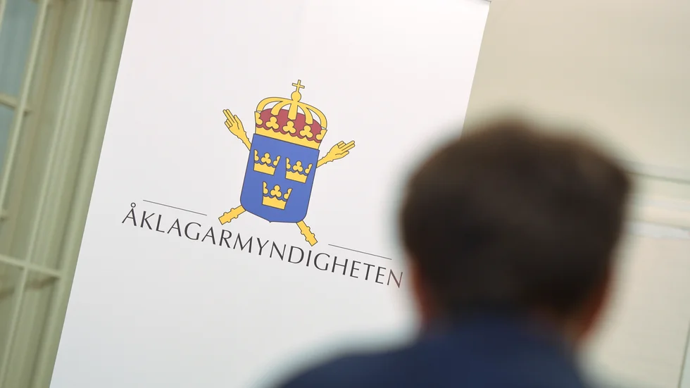 Ett utredning om tjänstefel har inletts vid särskilda åklagarkammaren.
