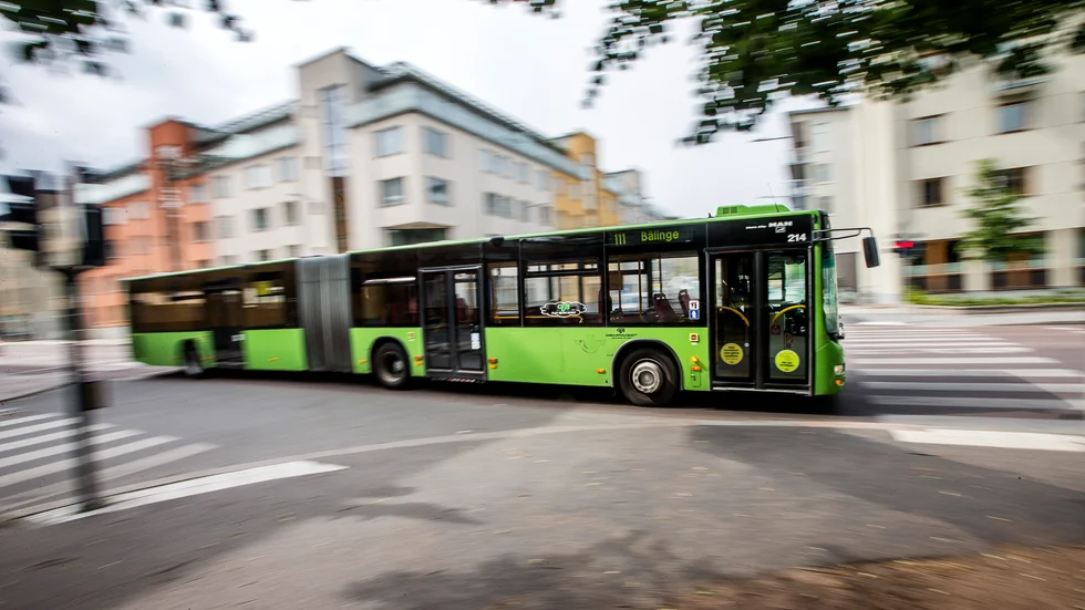 Gamla Uppsala Buss är emot biljettkontrollstoppet efter söndagens misshandel.
