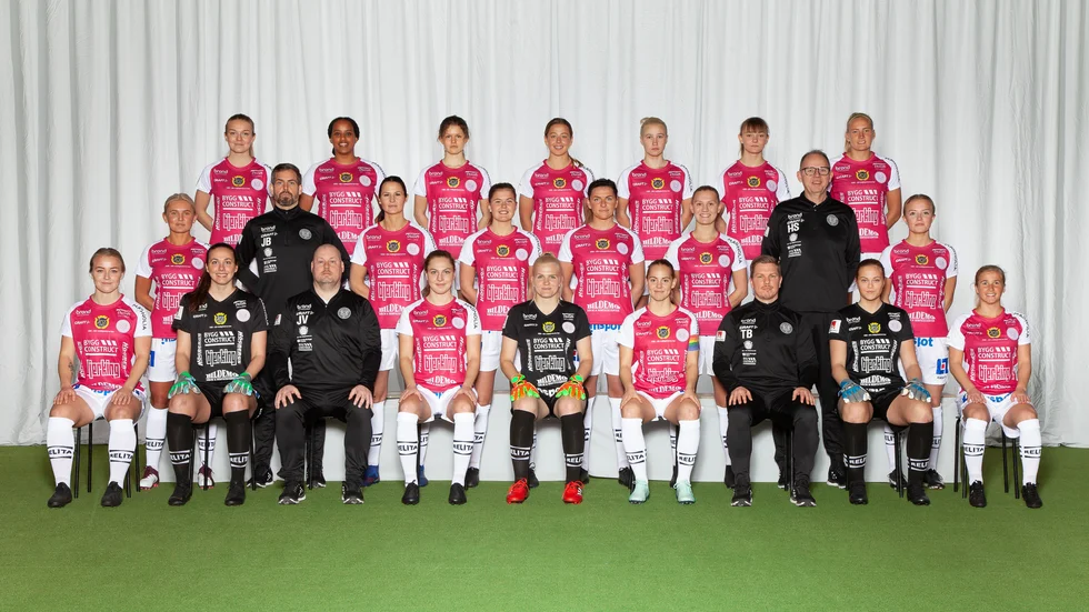 Uppsala Fotboll anno 2020. Bakre ledet från vänster: Beata Olsson, Ariam-Berhane Gebreyohannes, Thea Barkfeldt, Cornelia Kapocs, Marika Bergman Lundin, Angelina Thoreson, Cassandra Korhonen. 
Mittenledet från vänster: Ellen Toivio, målvaktstränare Jonas Bylund, Nicole Odelberg Modin, Ellen Arbman Hansing, Sofia From, Sara Olai, lagledare Håkan Sandberg, Amanda Bergström. 
Sittande från vänster: Ingrid Wixner, Lina Lundqvist, huvudtränare Jonas Valfridsson, Märta Säfström, Emma Holmgren, Agnes Nyberg, assisterande tränare Tobias Birgersson, Lovisa Fock, Ida Strömblad.