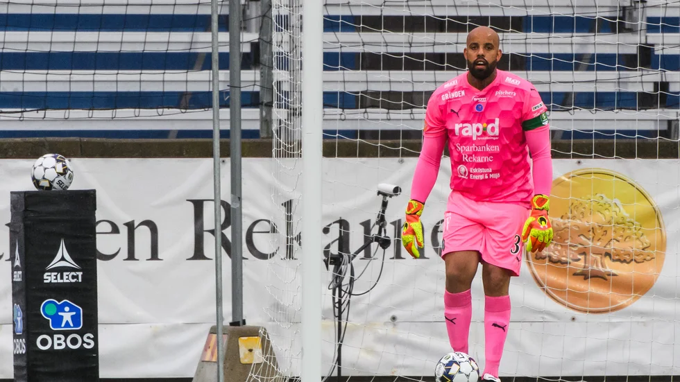 Josh Wicks fick en kort superettapremiär med AFC Eskilstuna.