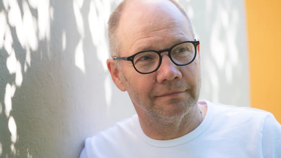 "Jag har något slags stegrat krav på mig själv. Jag tror det handlar om att för att jag ska roligt måste det vara något som förändras", säger Peter Englund.