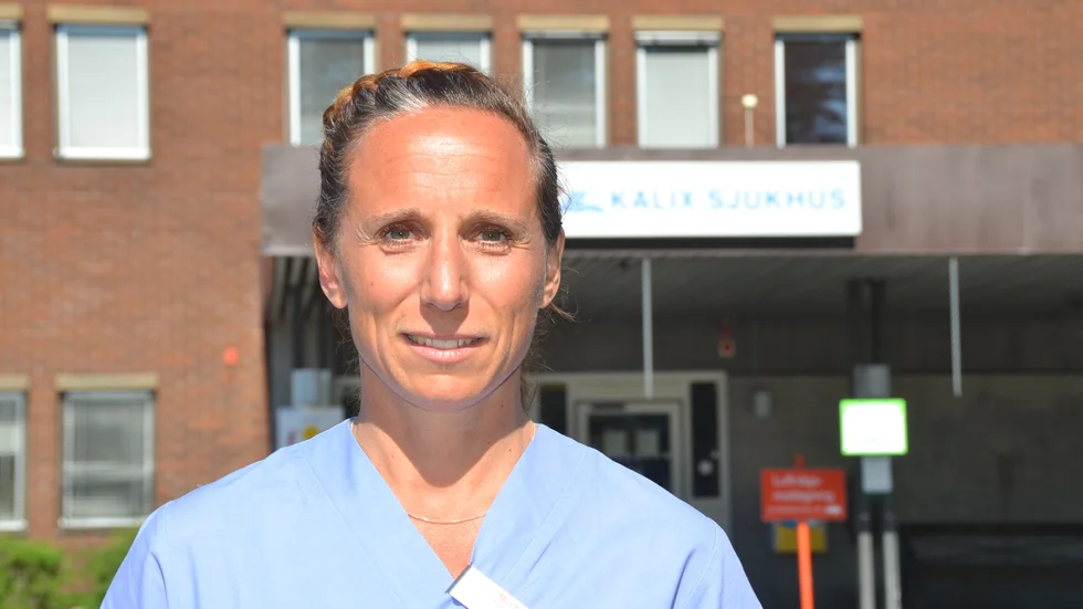 "Medarbetarna är så otroligt lojala" säger Moa Bjerner apropå att anställda på IVAK jobbar arbetspass som är 12,5 timmar långa allt sedan i våras.