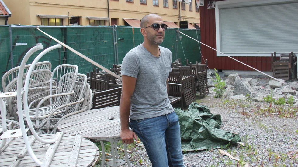 "Om jag kan börja riva den här sommaren hoppas jag att allt är klart sensommaren eller hösten 2026. Men jag vågar tro det först när jag ser det", säger Elias Hanna. 