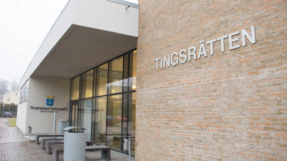 Tingsrätten i Nyköping får tillstånd att installera kamerabevakning i rättegångssalarna.