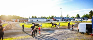 Se Petra Älvstrands bilder från Midnattstravet