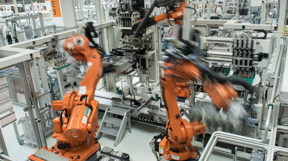 Det blev ett stort ras för industriproduktionen i eurozonen i april, fast det såg inte lika illa ut som befarat. Arkivbild.