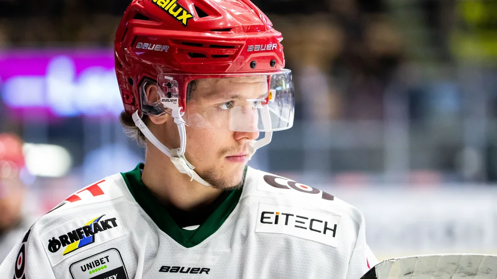 Luleå Hockeys nyförvärv Victor Berglund har skrivit på ett kontrakt med NHL-klubben Boston Bruins.