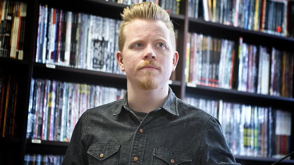 Daniel Thollin berättar att arbetet med "Jag minns varje slag" innebar att dörrar till barndomen åter öppnades. Många jobbiga minnen kom tillbaka.
