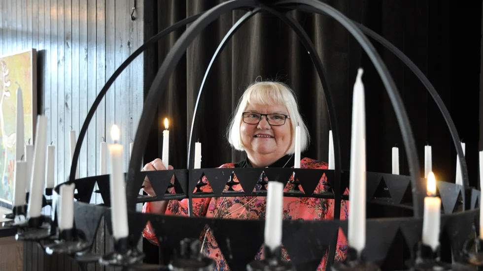 Lisbeth väljer att gå i pension efter över 40 år som pastor. 