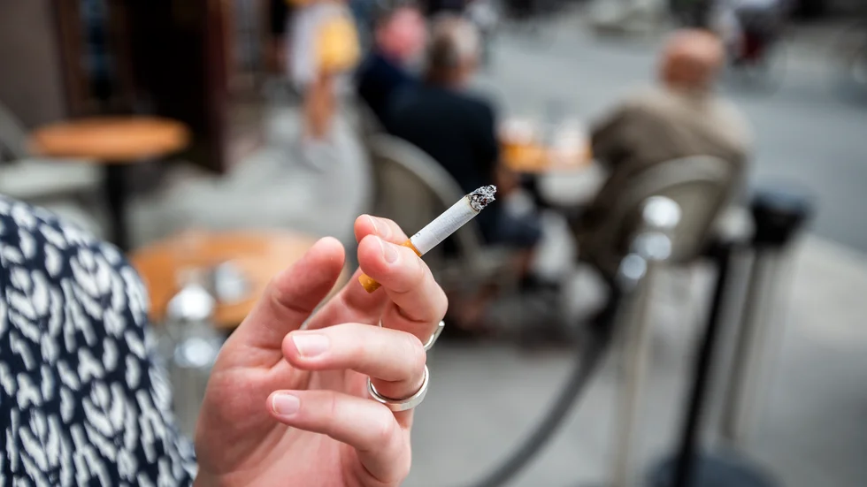 "I somras förlorade jag min mormor. Hon älskade att piffa upp sig, måla läpparna och röka en cigg. Gärna på en och samma gång", skriver krönikören Malin Johansson.