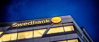 Swedbank måste lägga korten på bordet
