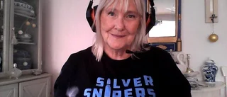 "Hej äldre i karantän - jag lär ut dataspel" 