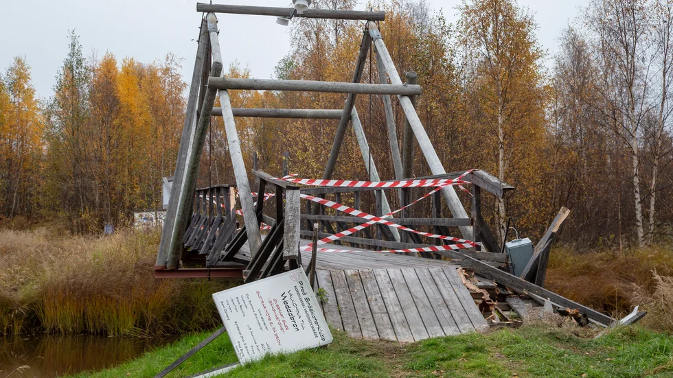 Bron, som används av skoterförare och motionärer, fick stängas av på grund av skadorna efter olyckan. (Arkivbild)