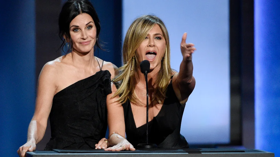April, april, inga höghus på Norrstrand försäkrar kommunens planchef Monica Geller (Courteney Cox) och arkitekten Rachel Green (Jennifer Aniston). Men vi är väl "Vänner" ändå?