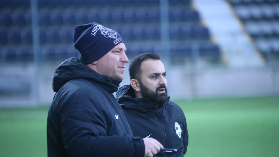 Citytränaren Jonathan Johansson och Aso Kahwari ska få spelarna att känna hunger.