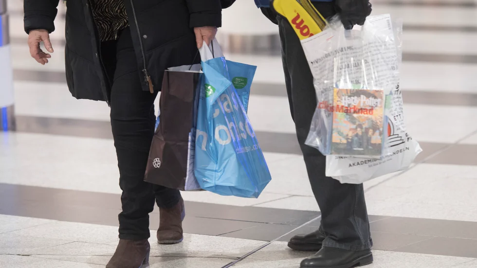 Marie Dissanayake, Piteå kåserar om den nya skatten på plastpåsar. (Arkivbild)