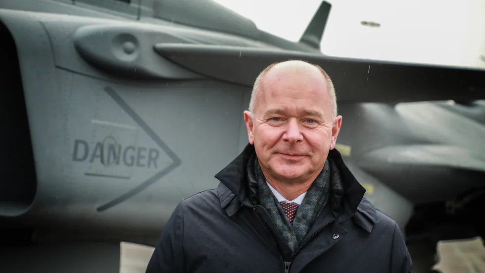 Saabs vd Micael Johansson är nöjd med årets första kvartal, trots civilflygets nedgång. "Försvarsverksamheten går starkt och kompenserar", säger han.