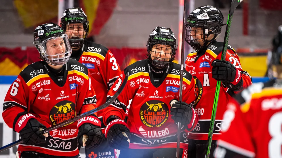 Landslagsstjärnan Chiho Osawa, mitteni bild, har meddelat Luleå Hockey/MSSK att hon vill spela med laget även nästa säsong.