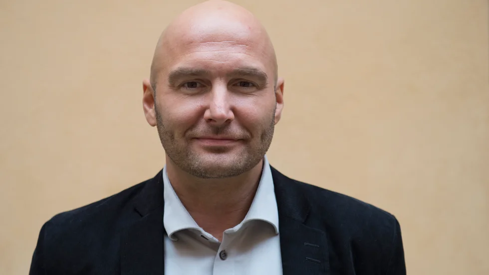 Wetterbygdens sportchef Dennis Aulander har presenterat sin nye coach.