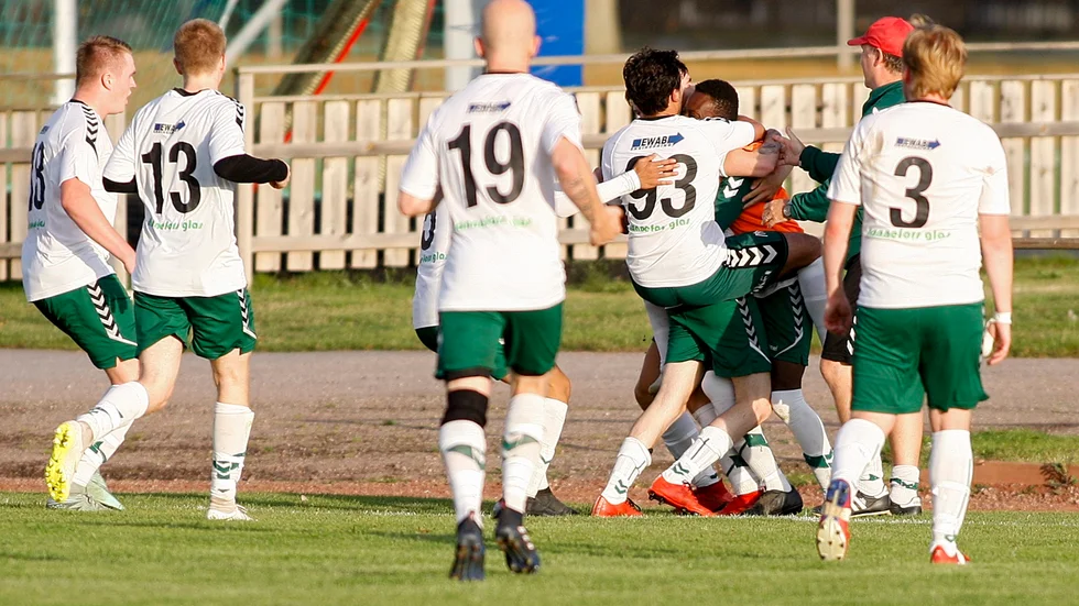 Vadstena GIF i jubel en tidigare säsong. Men i årets division 5-premiär blev det inget jubel. 0-0 hemma i premiären mot Västra Harg.