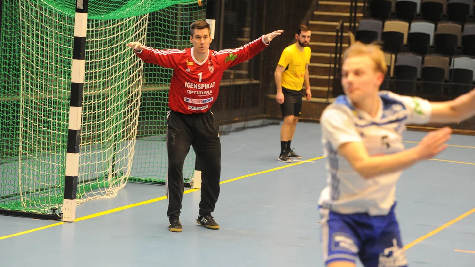 Emil Persson har inte fått vakta IFK-målet lika ofta som tidigare år. Men han är glad att kunna bidra på andra sätt.