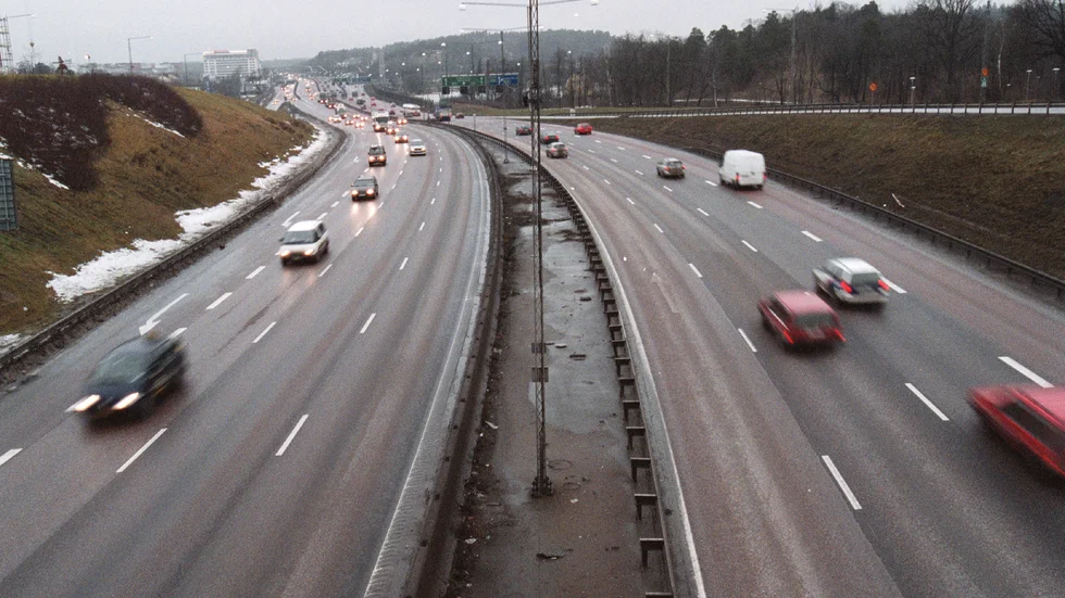 Ta det försiktigt och håll avstånd även i trafiken, skriver  Göran Sydhage.