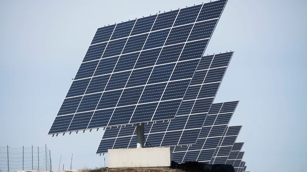 "När ekonomin och nya investeringar ska göras efter coronakrisen, har vi chans att satsa på förnybar energi, hållbara transporter, cirkulär ekonomi och närproducerad mat så att vi både kan skapa framtidshopp och jobb". 