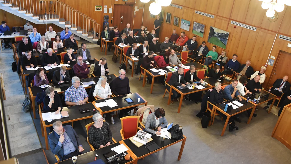 Nu är den politiska organisation klubbad efter man beslutat om den förändrade kommunala förvaltningen. Bilden är tagen före corona. Sista fullmäktigemötet sändes digitalt.
