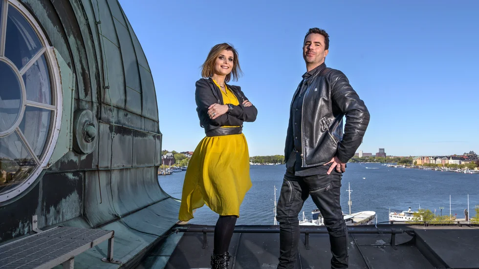 Författarparet Elias och Agnes Våhlund har skrivit barnboksserien "Handbok för superhjältar" och är just nu aktuella med seriens femte del.