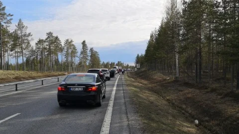 Långa bilköer bildades på E4 i södergående riktning. 