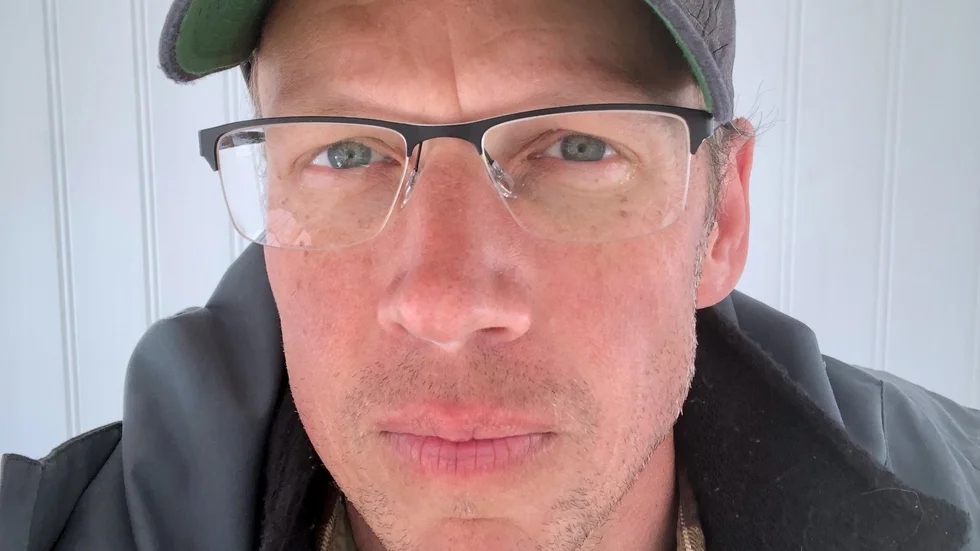 Anders Lindberg, presschef på LKAB, säger att kritik är bra, men ifrågasätter att man sprider lögner under vad som kan vara en fejkas profil på Facebook. 