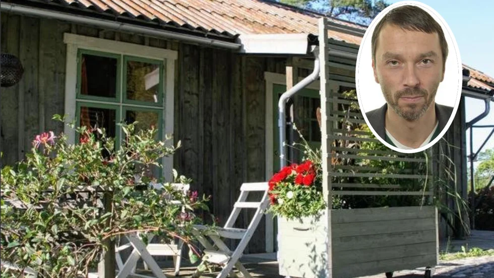 Martin Brandorfs hyr ut en stuga i Gnesta och har märkt av att fler planerar att semestra i Sverige. "Det är fler svenska förfrågningar, absolut. Inte jättemånga men helt klart en ökning.", säger han