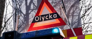 Bilar demolerade efter krock på Mått Johanssons väg