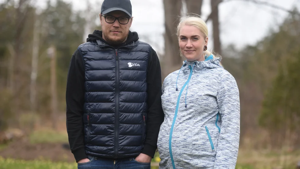 Jimi Thörn och Annika Fundin ska bli föräldrar för första gången i slutet av juni. Coronapandemin har gjort situationen speciell och väckt en del oro och frågor inför förlossningen hos paret.