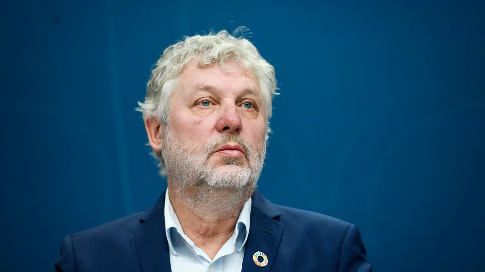Biståndsminister Peter Eriksson (MP) säger att USA:s brytning med WHO kan få allvarliga konsekvenser.