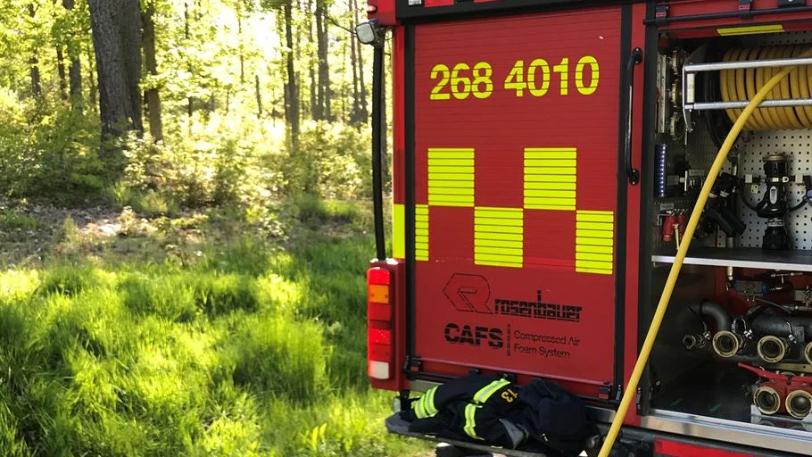 Räddningstjänsten fick larm om brand i ett uthus.