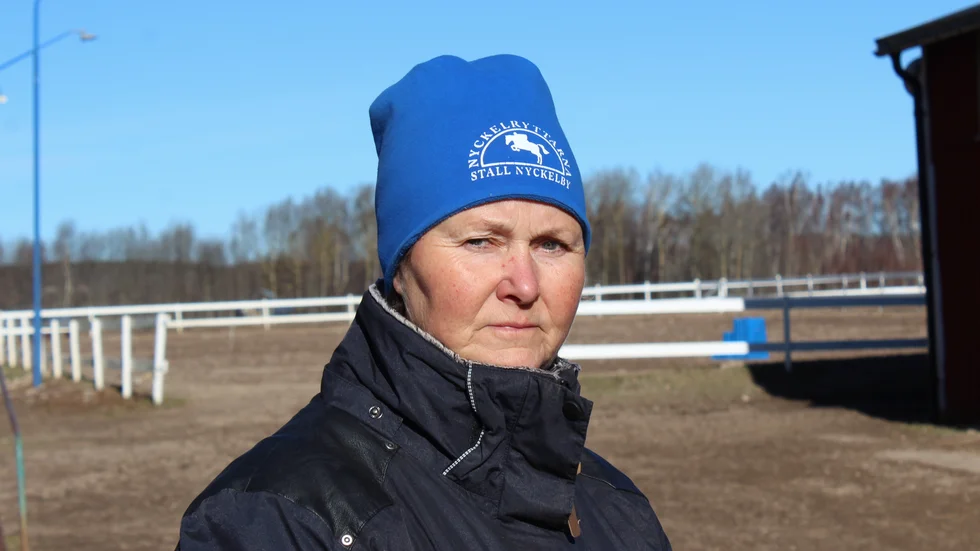 Stall Nyckelbys Margareta Forsberg är kritisk till att ingen från Motala kommun pratade med dem innan beslutet togs att lägga ner deras Hopp-HAA projekt. 