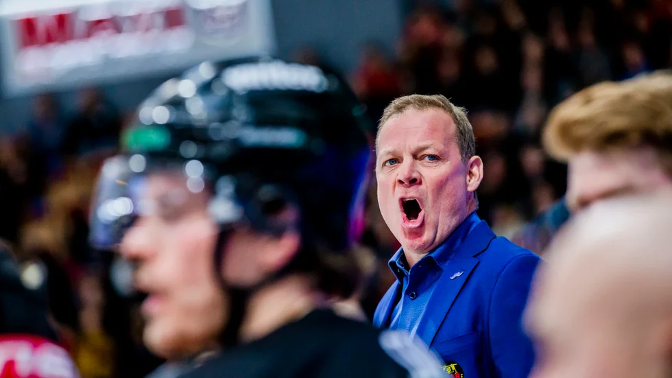 Henrik Stridh reagerade starkt på det bortdömda målet.