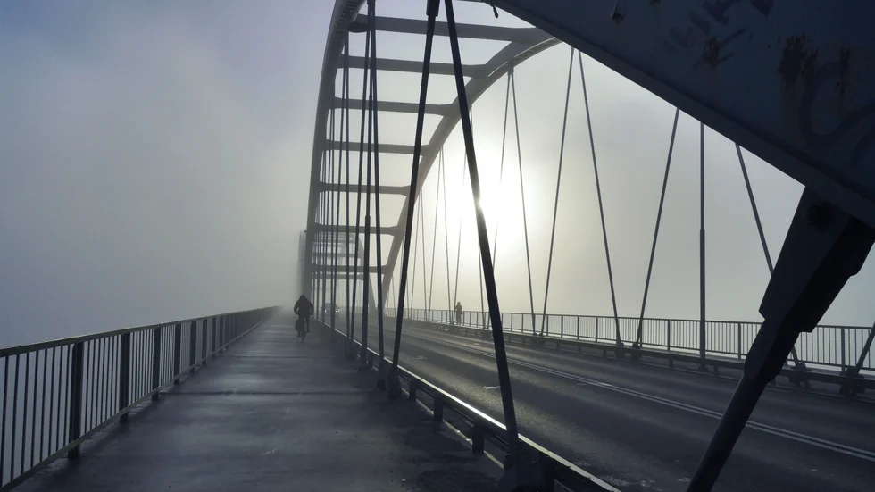 Bergnäsbron är en av de platser som den nu åtalade mannen misstänks ha klottrat på.  