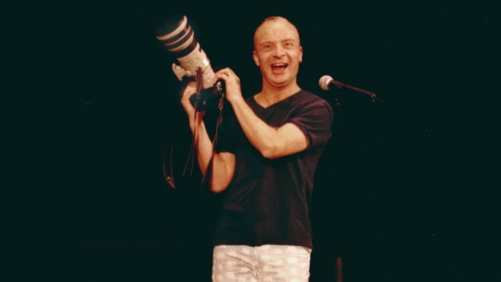 Jonas Gardell vill få publiken att skratta så den gråter. Han skriver också att syftet med showen är att ingjuta hopp och livsmod.