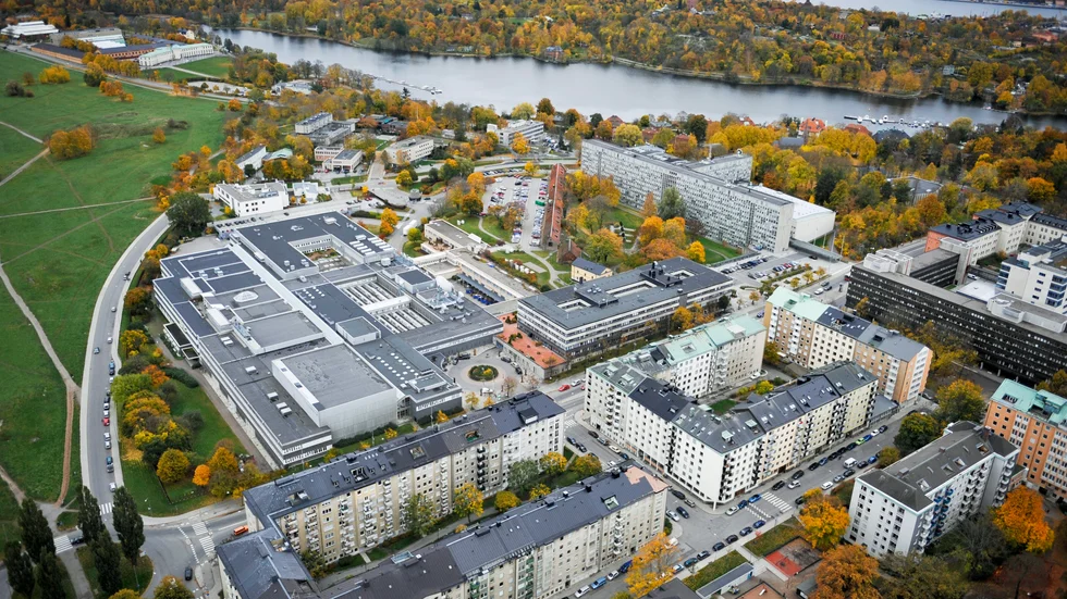 Public service uppdrag kan avlövas med Moderaternas förslag, skriver Svenska Journalistförbundets ordförande och vice ordförande.