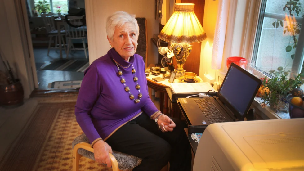 Francoise Öhlin, 81 år, bor nästan längst ut på Fogdön och är beroende av sitt bredband för att ha kontakt med omvärlden, bland annat släkten i Frankrike som hon ofta pratar med via Skype.