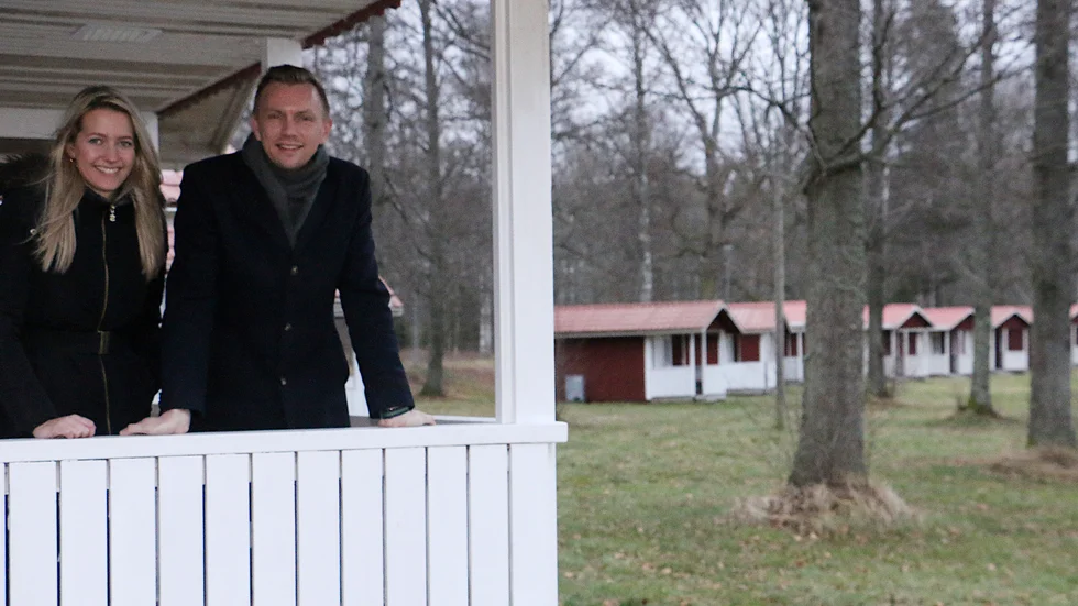 Erika Hammarlund och Rickard Hägglund har tagit över som arrendatorer av campingen, som ska få 80 nya campingplatser och tio ställplatser med el innan säsongen inleds. Dessutom kommer den äldre servicebyggnaden få en översyn.