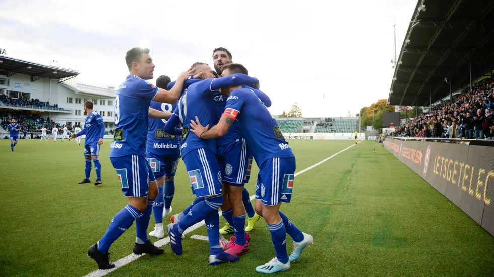 Sundsvallsjubel mot Sirius, mot alla odds. Sirius hade ledningen med 1-0 när allt vände efter först en straff som Siriusspelarna inte tyckte vara korrekt dömd.