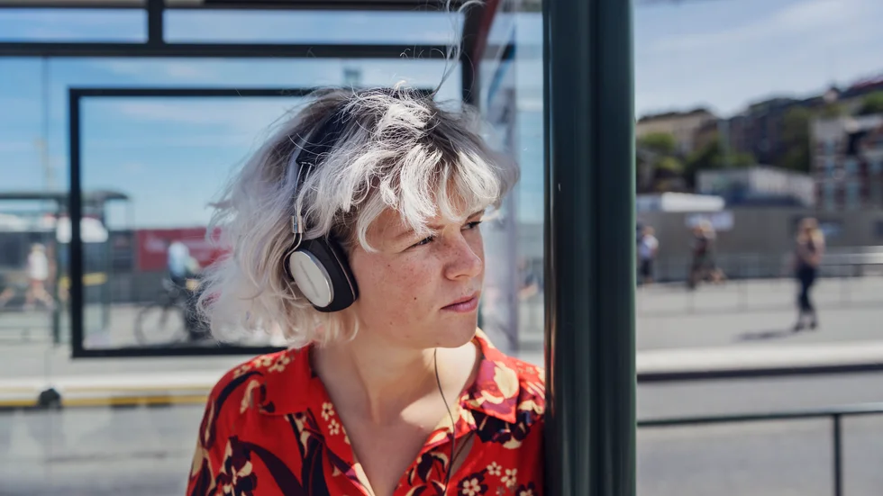 Vi lyssnar på mindre musik när vi rör oss mindre, enligt en musikforskare. Arkivbild.