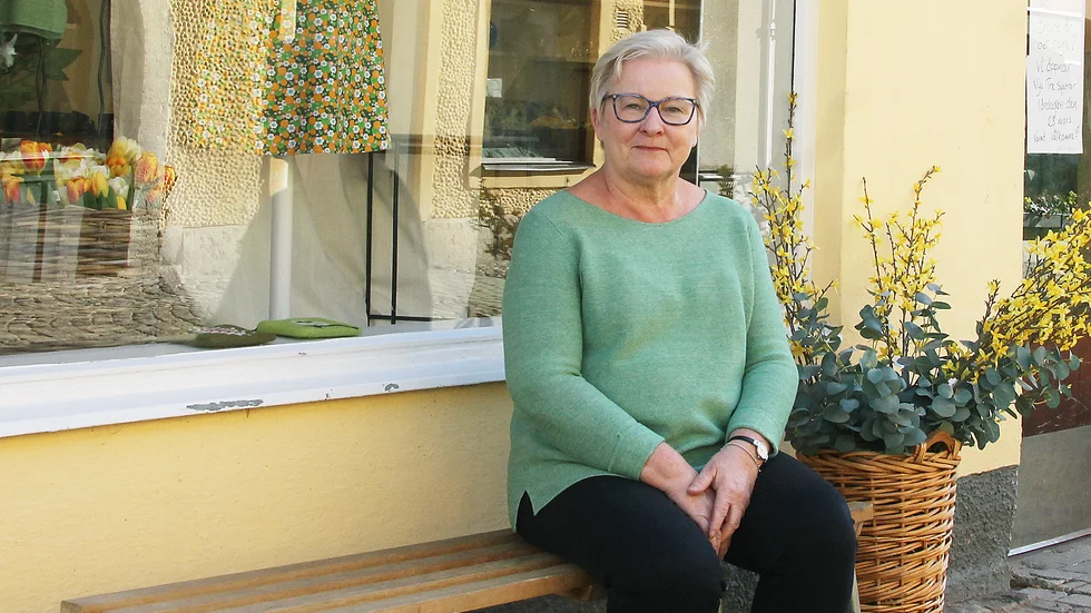 Läget är ett helt annat nu än när Helli Björklund i höstas beslutade att köpa butiken Tre Systrar, men hon ser ändå positivt på framtiden.