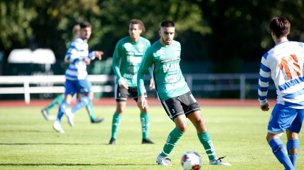 ESK Fotboll vill hellre spela inför tomma läktare än att inte spela alls. 