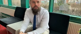 Simon Alm söker nya vägar efter uteslutningen