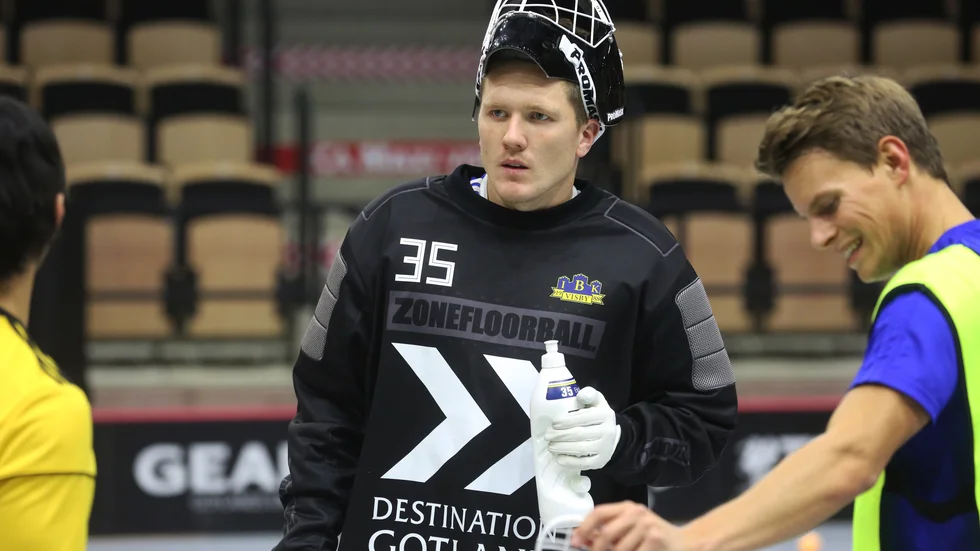 Målvakten Rasmus Ekström har skrivit ett två-årskontrakt med Visby IBK.