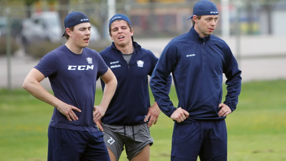 Niklas Lundström tillsammans med Max Lindroth och Albert Lyckåsen.